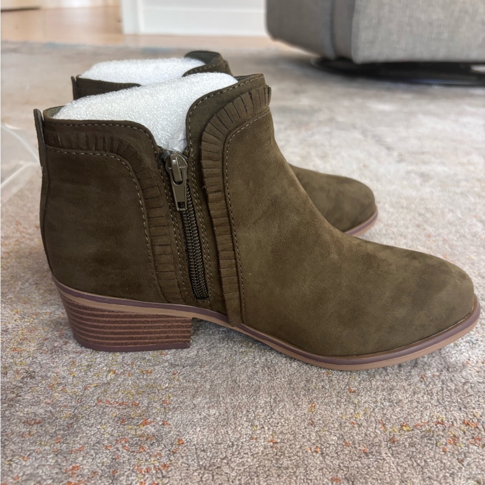 Mia Olive Suede Ankle Boots. 6.5W